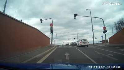 Near miss! She woke up in the last millisecond after running a red light... [OC]