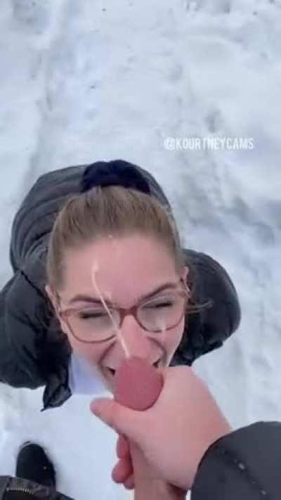 Your friendly neighbourhood cumslut reporting for duty 👅