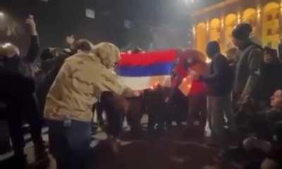 🔥The tricolor was set on fire at a protest in Georgia. LVIV.MEDIA Telegram | Facebook | Instagram | YouTube