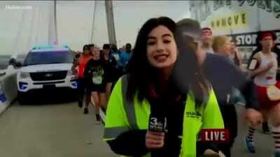 WCGW slapping reporter's ass on live TV