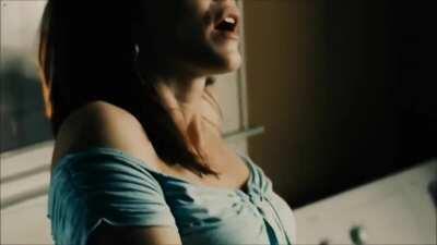 Vera Farmiga - Running Scared