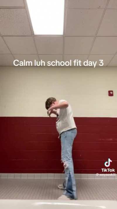 this nigga build blows me.(pause)😹