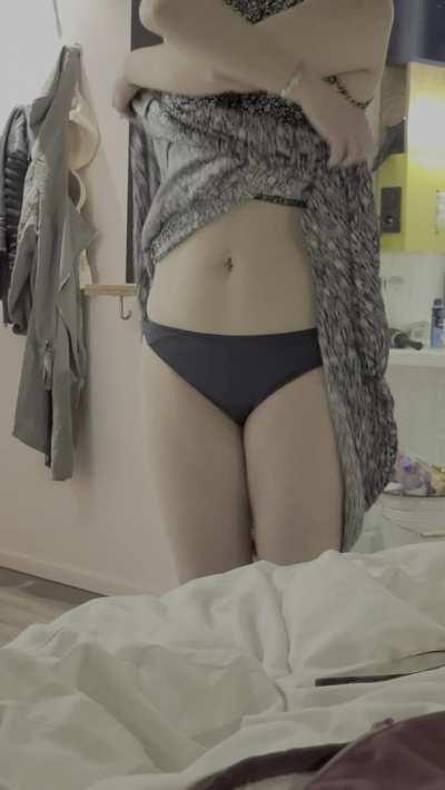 Who wants to see what's under teachers dress? [f]