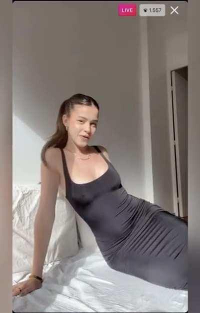 Her whole livestream from today. Her pokis😍