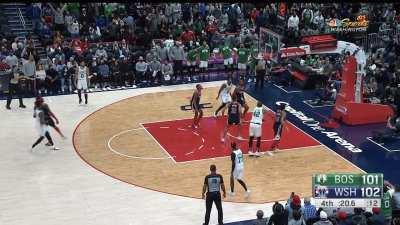 [Highlight] Jaylen Brown puts the Celtics up 1 with 20.3 left