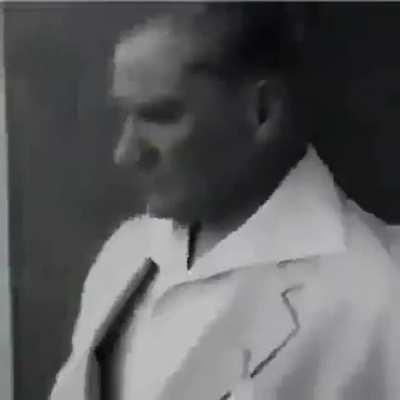 BABALAR GÜNÜN KUTLU OLSUN ATAM. 57 yıllık yaşam ; 11 savaş, 24 madalya, 13 kitap, 1 ülke ve milyonlarca özgür insan.. O iç çekiş her şeyin özeti...