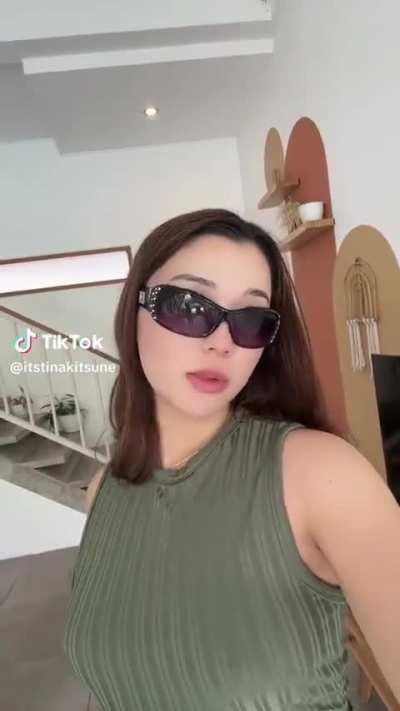 @itstinakitsune me be casually staring at @cocobby's melons