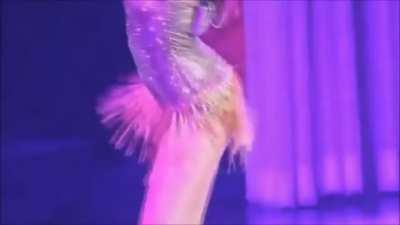 Glorious Ass dance selena gomez.....