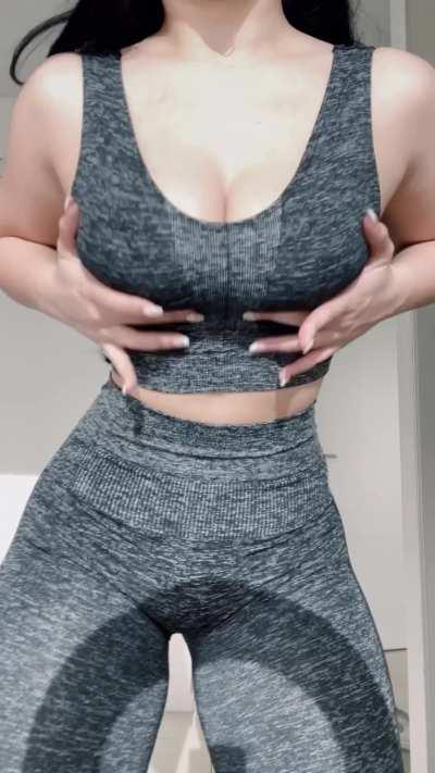 My new gym outfit suits me and my boobs so well