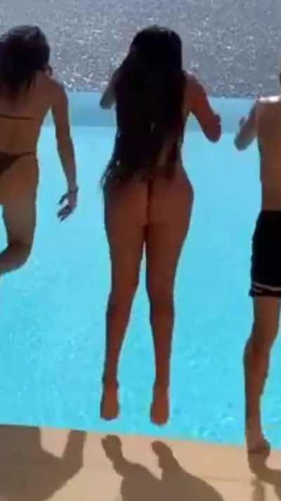 Kylie Jenner's ass is huge