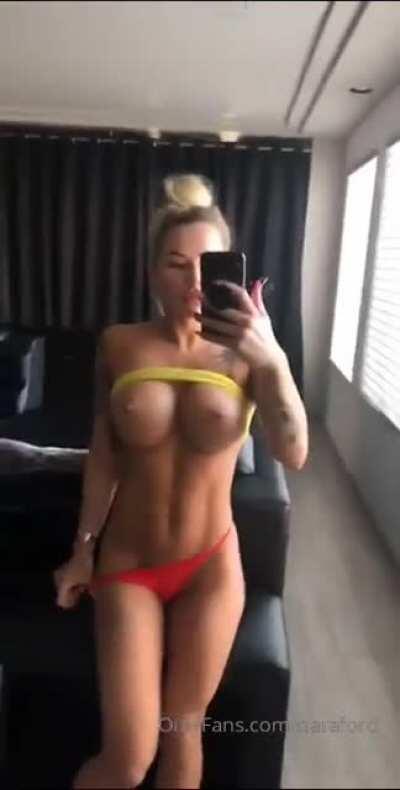 Revealing that hot BODY!!