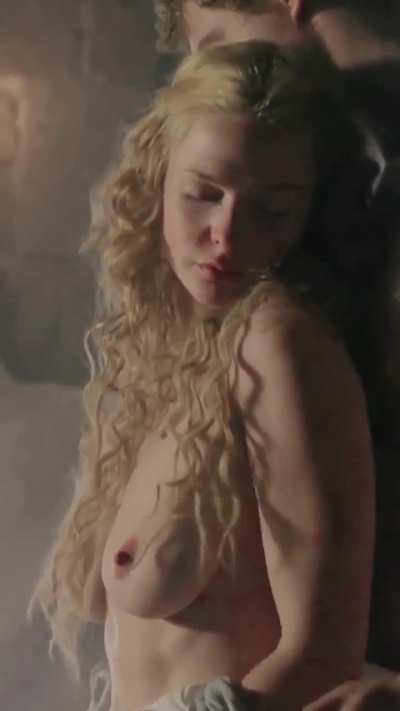 Rebecca Ferguson - The White Queen S01E01 (2013)