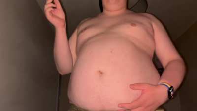 Love being an obese stoner in my early 20s 🤭🍃