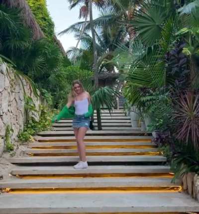 𝑻𝒓𝒐𝒑𝒊𝒄𝒂𝒍 𝒔𝒕𝒂𝒕𝒆 𝒐𝒇 𝒎𝒊𝒏𝒅 🌴💚 (video)