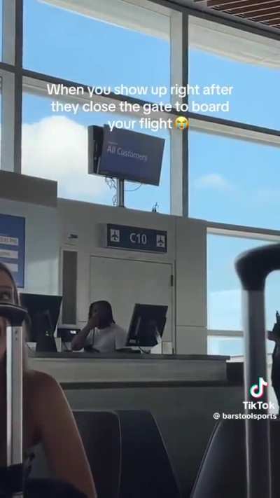 Man tries his best to still board his flight after showing up late