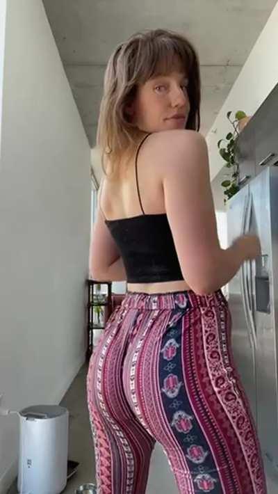 Twerk with happy ending