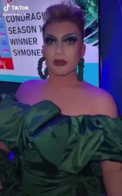 HAHA rosé in kandy's wig lol