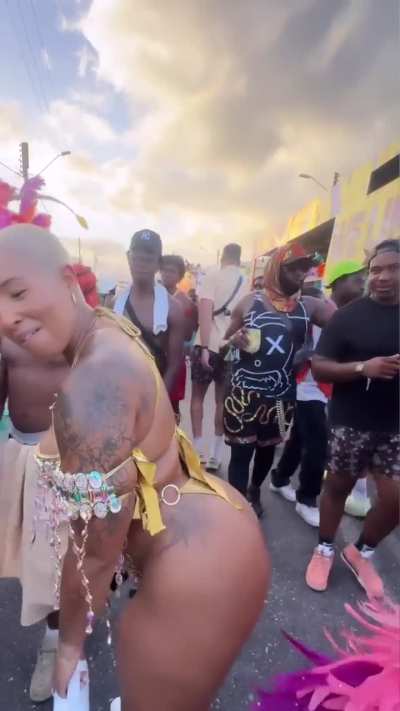 Wait for the dude at the end - he is all of us 😂