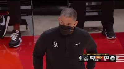 [Highlight] Donovan Mitchell splits the double and gets to the rim to finish through contact for his 10th points of the 3rd quarter in just 2 minutes!