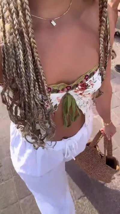 She just livin her best life...