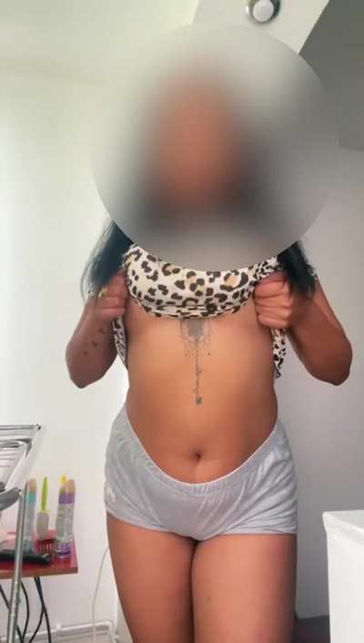 Cute outfit and big tits 