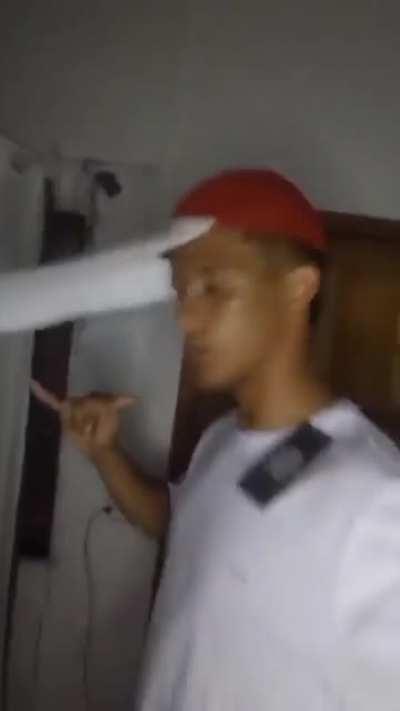 Vou chegar assim no churras, esqueci 🥵✌