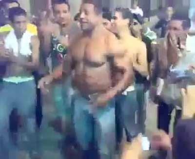 الكابتن احمد حمودة في فرح في امبابة