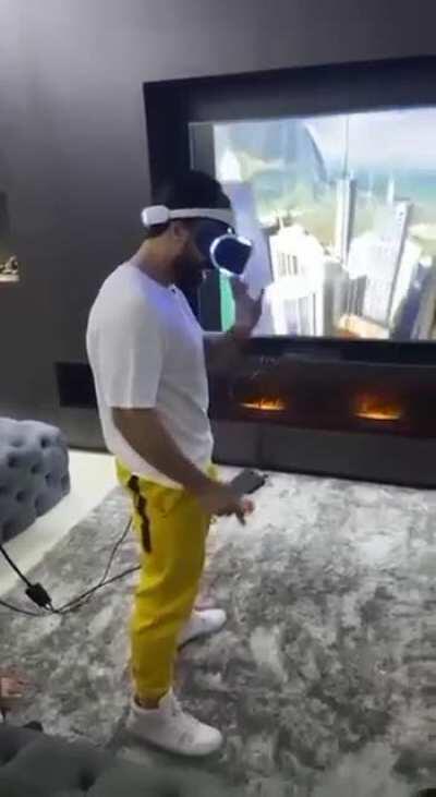 New VR headset with Physical Pain Simulation