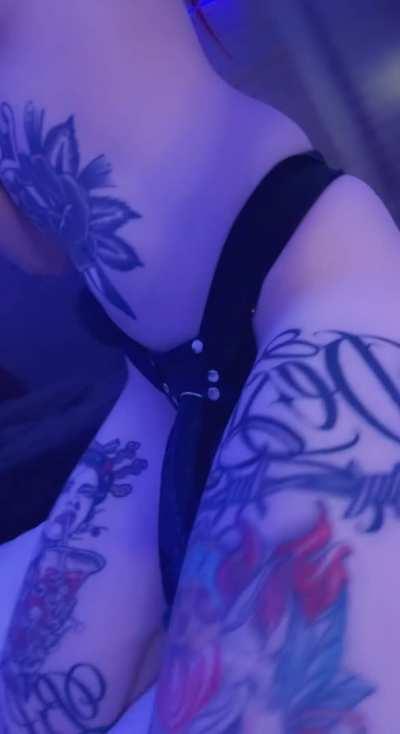 Ill sit on your face till u cant breath anymore n then fuck u hard w my bbc ;)