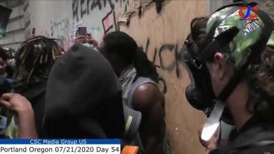 BLM stops Portland rioters from attempting to burn down courthouse 