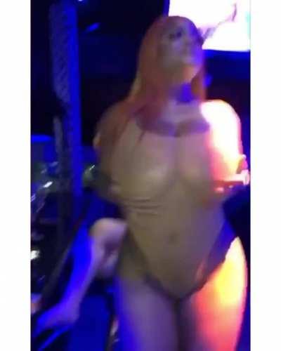 I wanna know where she dances 😩😩