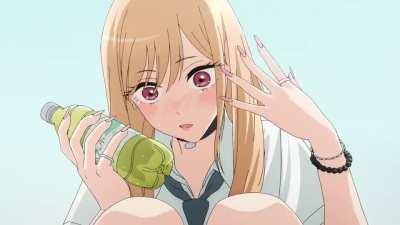 Embarrassed Marin is perfection 💘💘💘