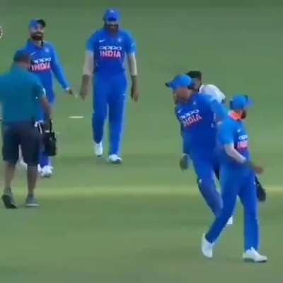 Catching that thicc bread 