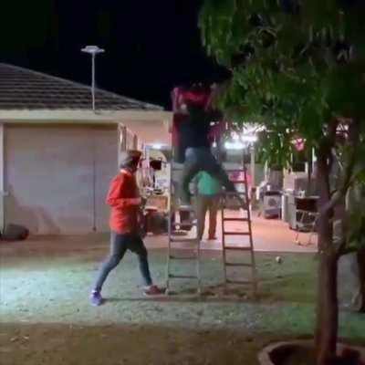 Definitely pulled his hamstring there