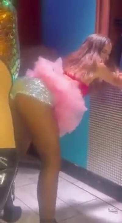 Addison | twerking in shorts | IG | August 2023