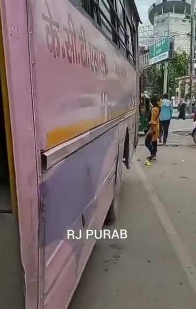Kanpur Sakhi Bus Sewa But Male Version