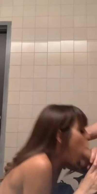 [reddit”, told my bud that I was itching for a blowjob and let’s just say I wasn’t disappointed 🤤😈