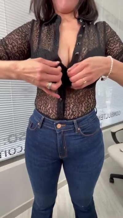 This body hides my boobs well…