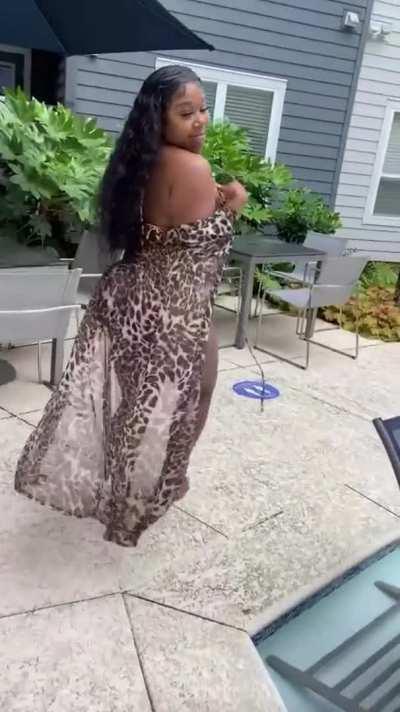 Southern Phat Booty By The Pool 🍑 🍑 🍑 🍑