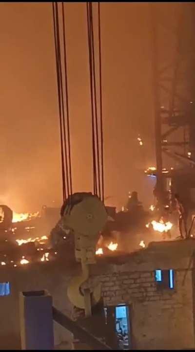 Hellish accident at steel mill kills one and leaves several others severely burned by molten steel. India, 14 January 2024 (Infos in comments)