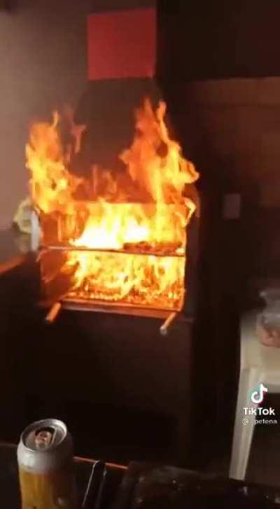 vazou o churras dos crias