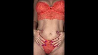 I'm 5'1, smash or pass? Be honest...