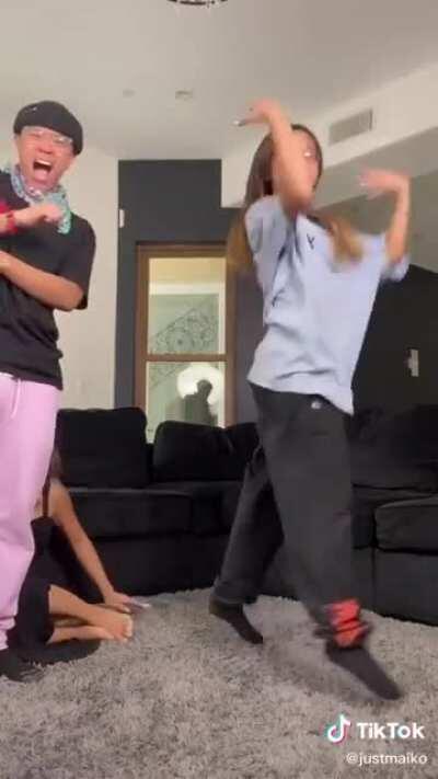 Actually found something truly cringe on TikTok. Also, why the hell would you have your kid twerk through the likes?