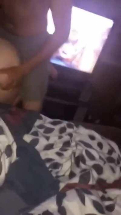 When the parent are out 😮