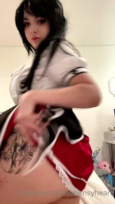 This tik toker with this cosplay can’t get any better peep below for Moore