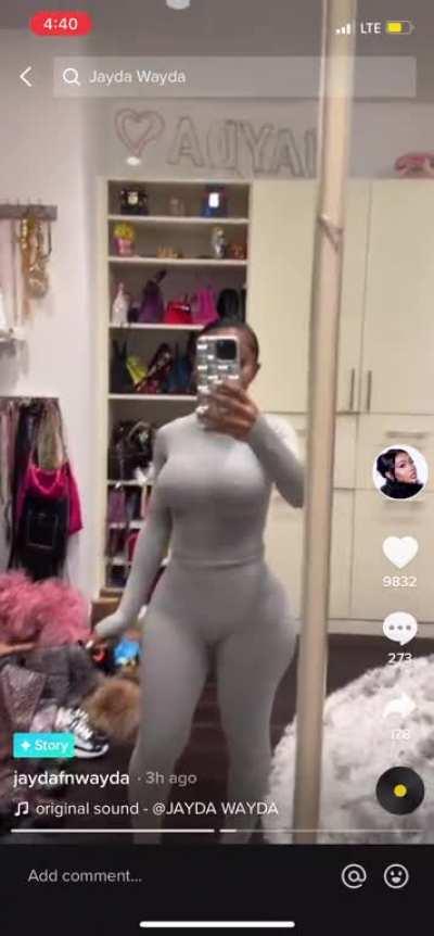 Fat asl she know it too 😭😂