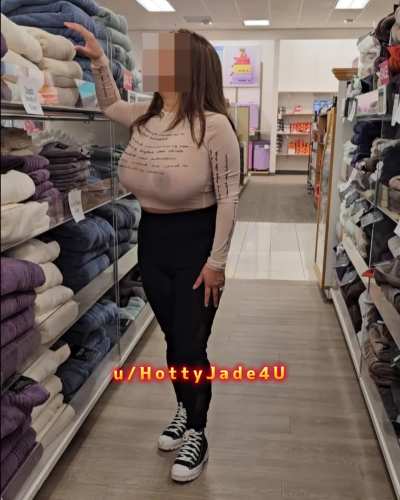 My Asian mommy milkers while shopping