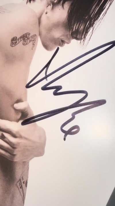 It’s my first signed CD. It is real or a print?