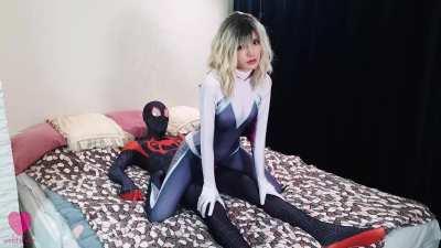 Gwen Stacy passionately rides Miles Morales' cock 😏