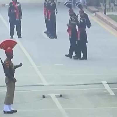 Changing of the guard, Indian-Pakistan border